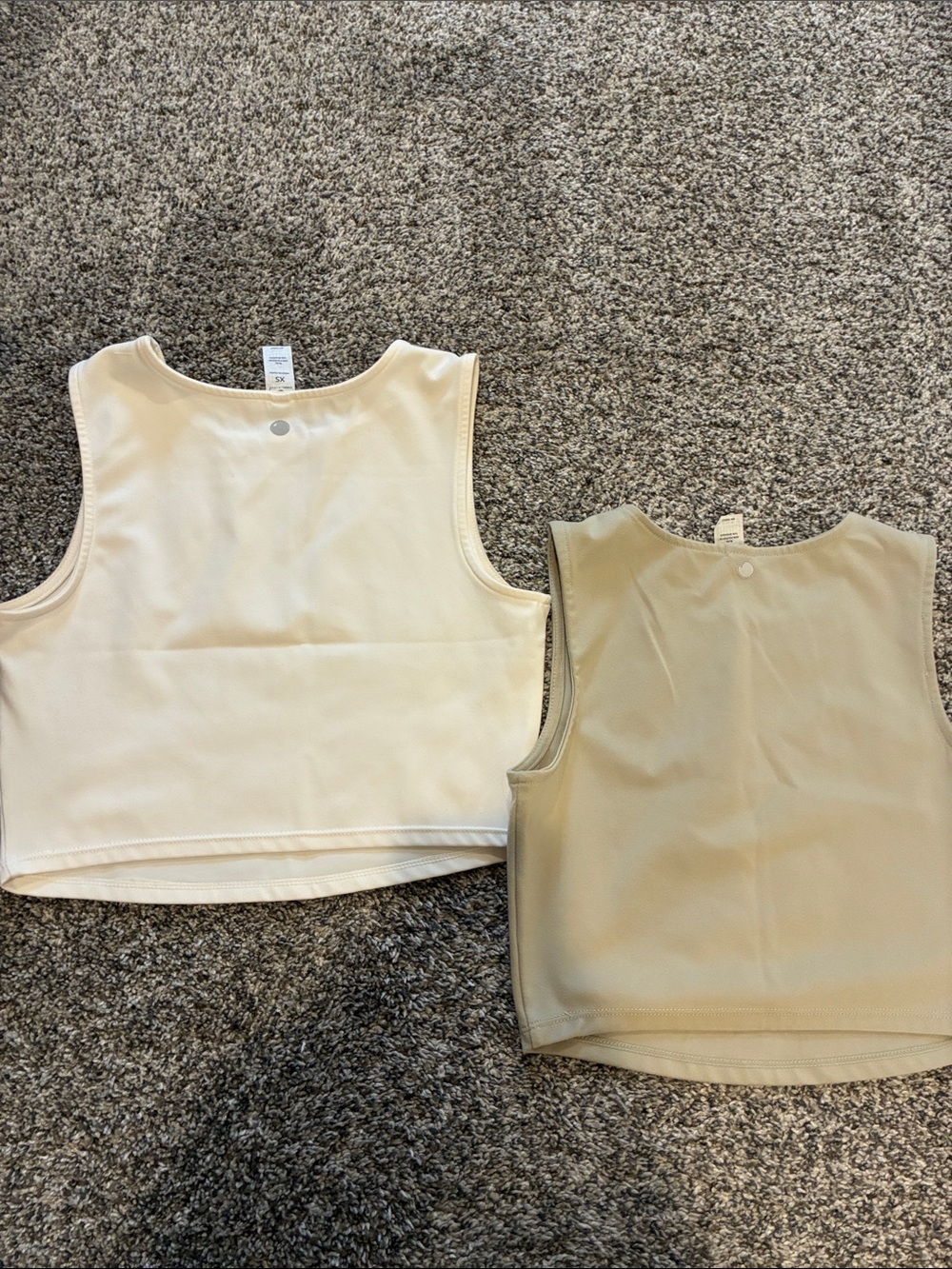 2 Yogalious Tanks - Picture 4 of 4